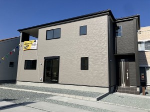 リーブルガーデン四日市市楠町北五味塚第8　新築分譲　2号棟